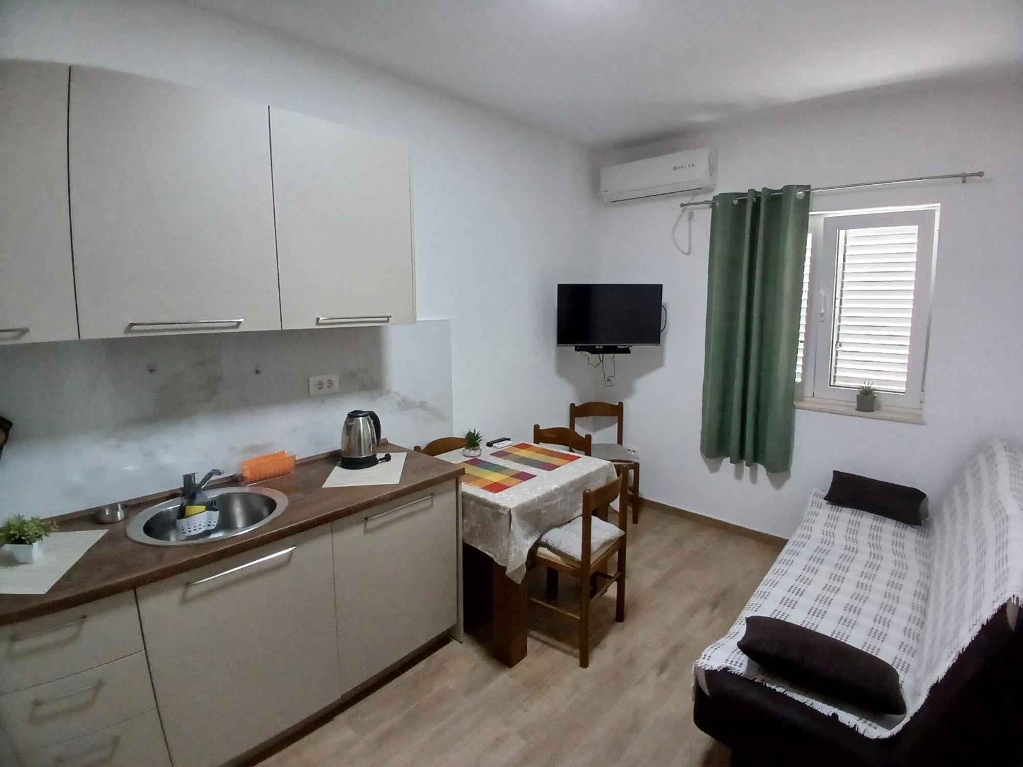 Apartments Tiha Noc קוטור מראה חיצוני תמונה