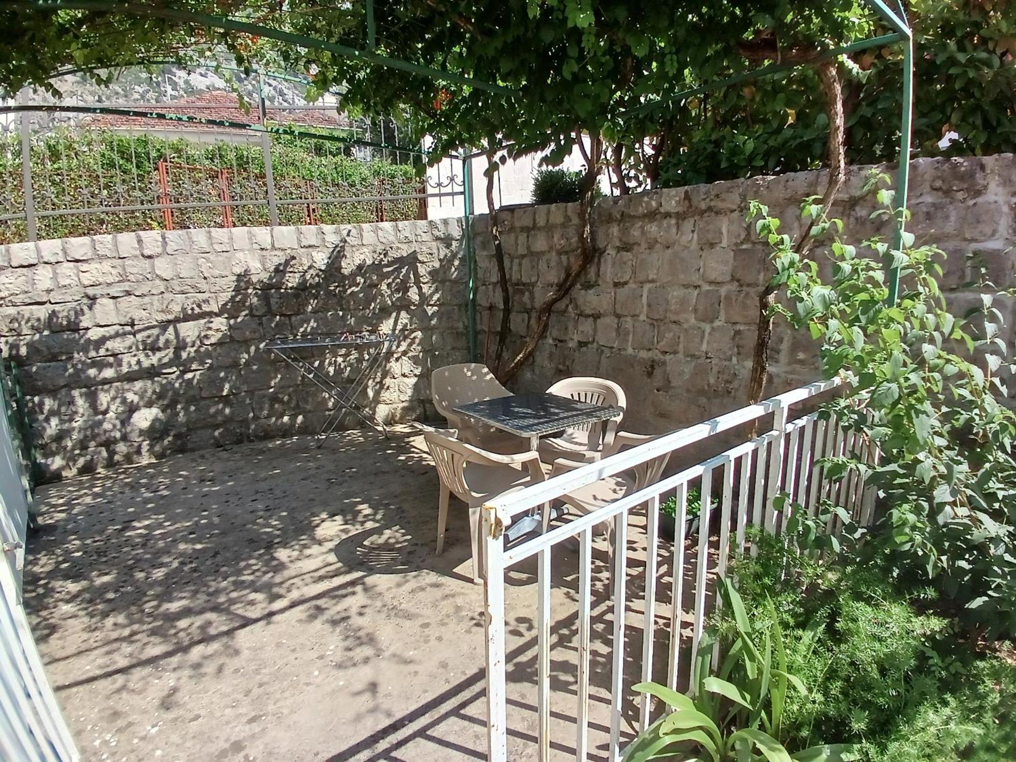 Apartments Tiha Noc קוטור מראה חיצוני תמונה
