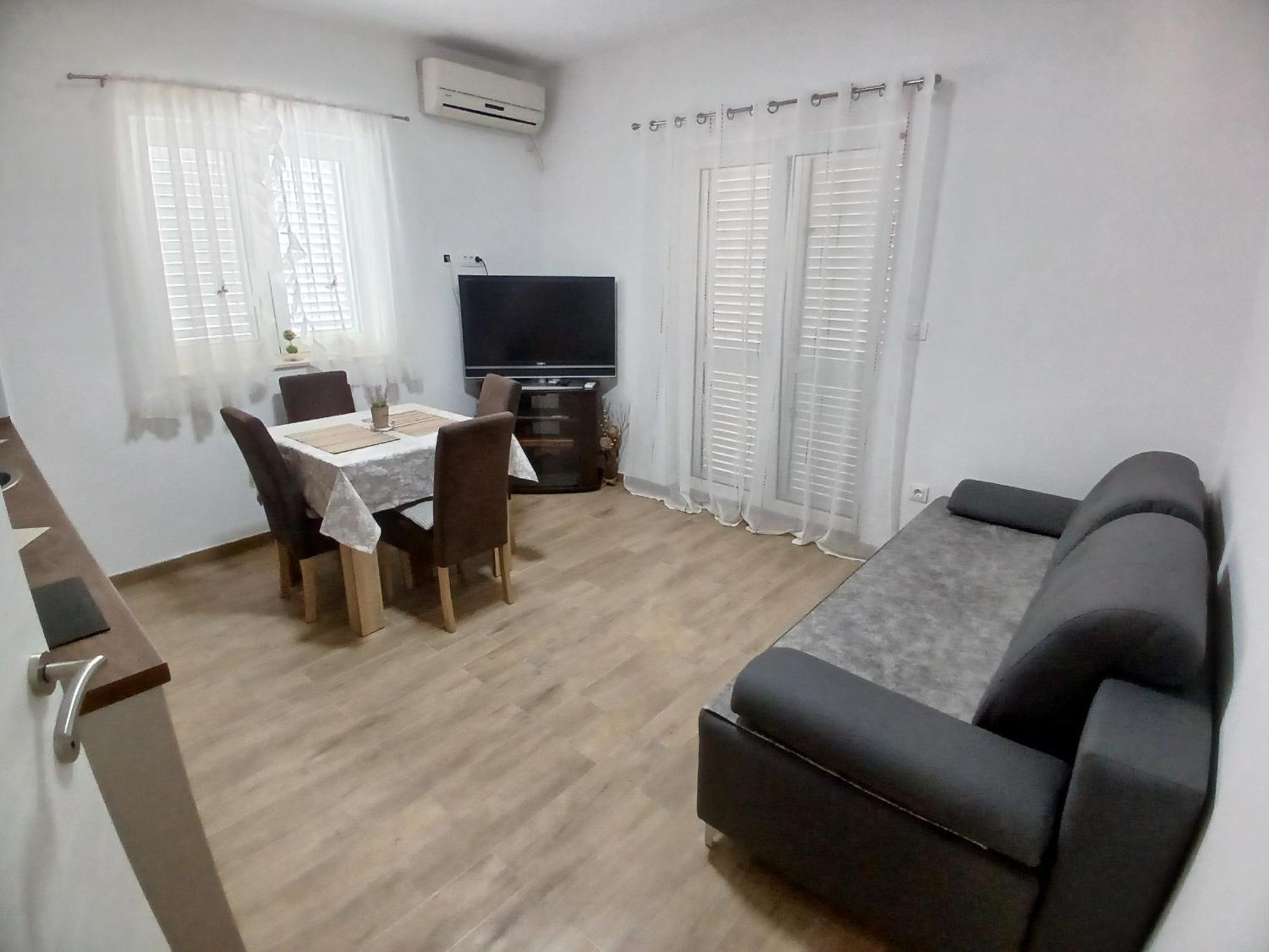 Apartments Tiha Noc קוטור מראה חיצוני תמונה