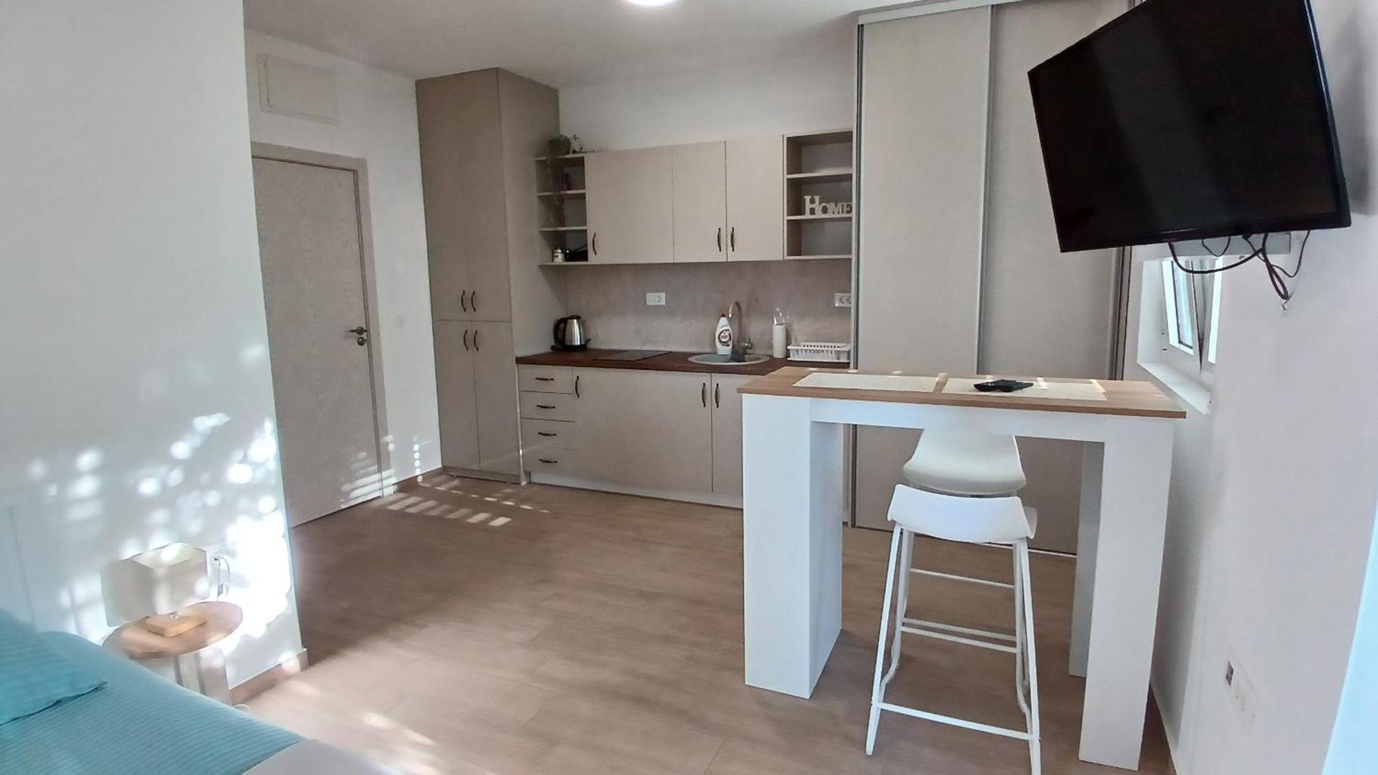 Apartments Tiha Noc קוטור מראה חיצוני תמונה