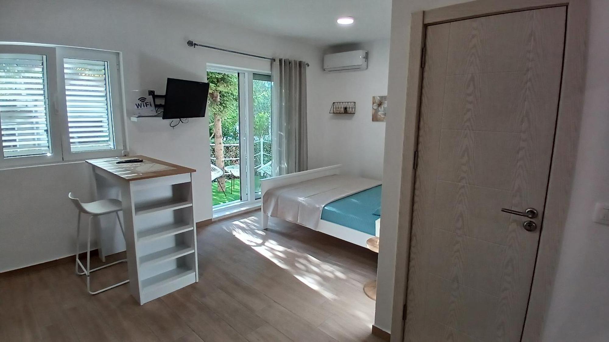 Apartments Tiha Noc קוטור מראה חיצוני תמונה